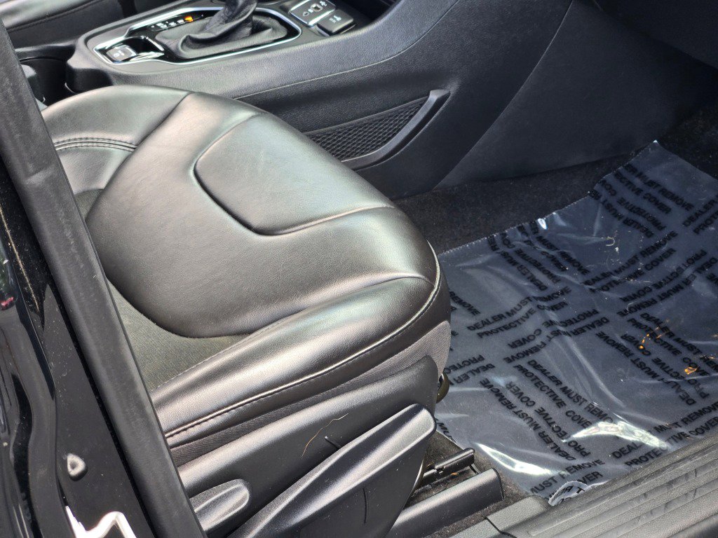 Used 2021 Jeep Cherokee Latitude Plus image 7