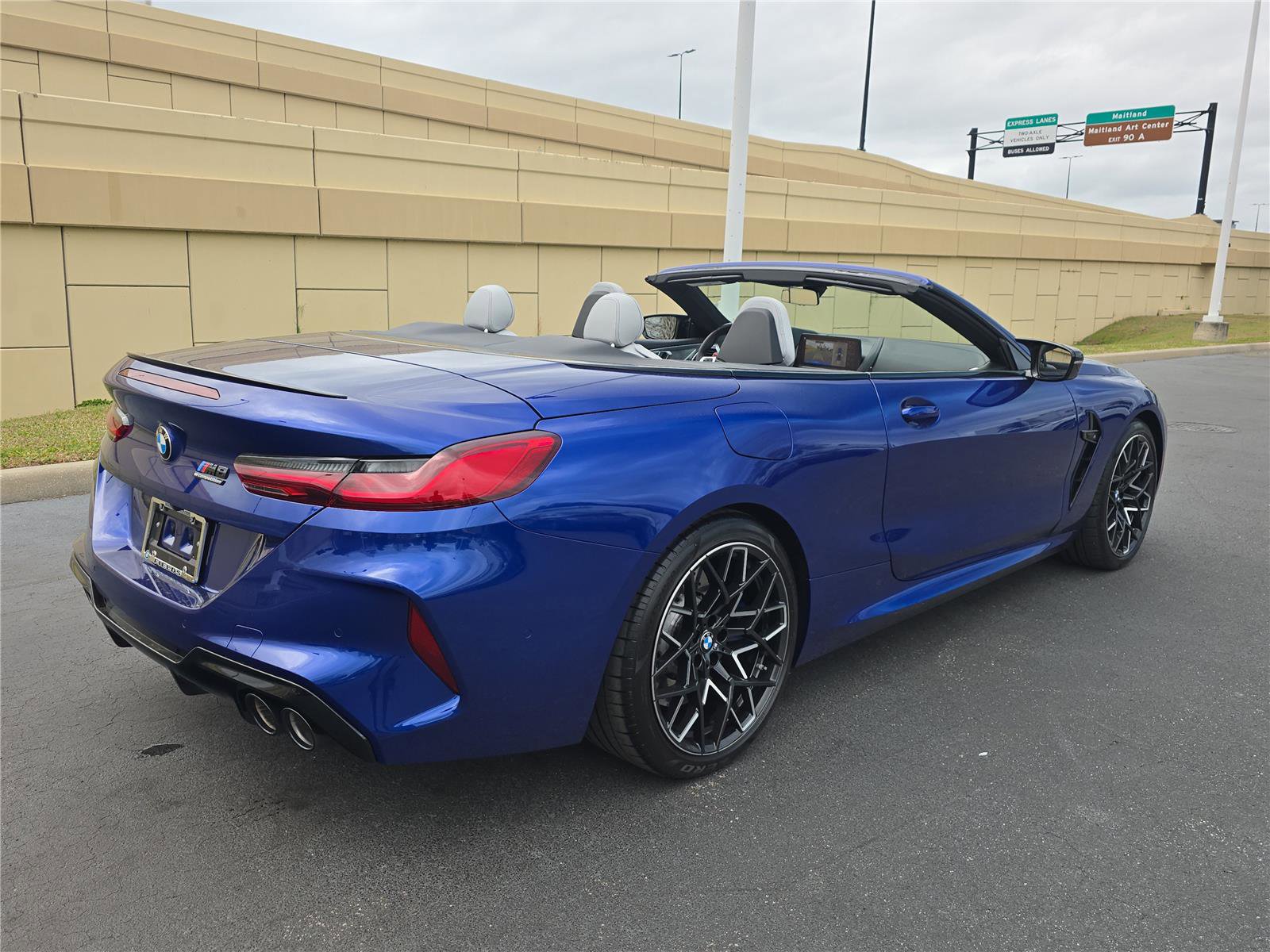 Used 2024 BMW M8 Competition image 3