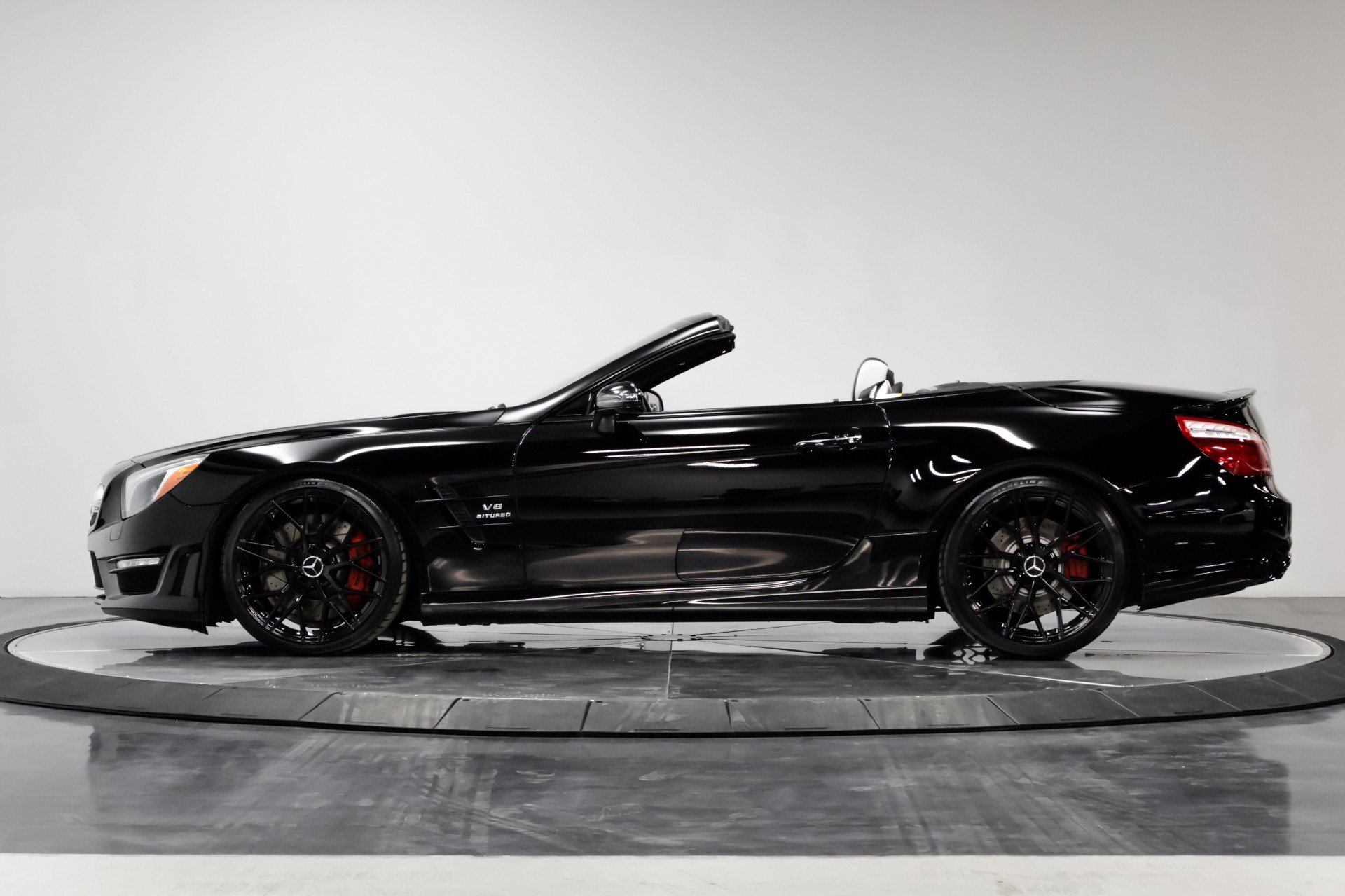 Used 2015 Mercedes-Benz SL 63 AMG w/ Driver Assistance Package image 19