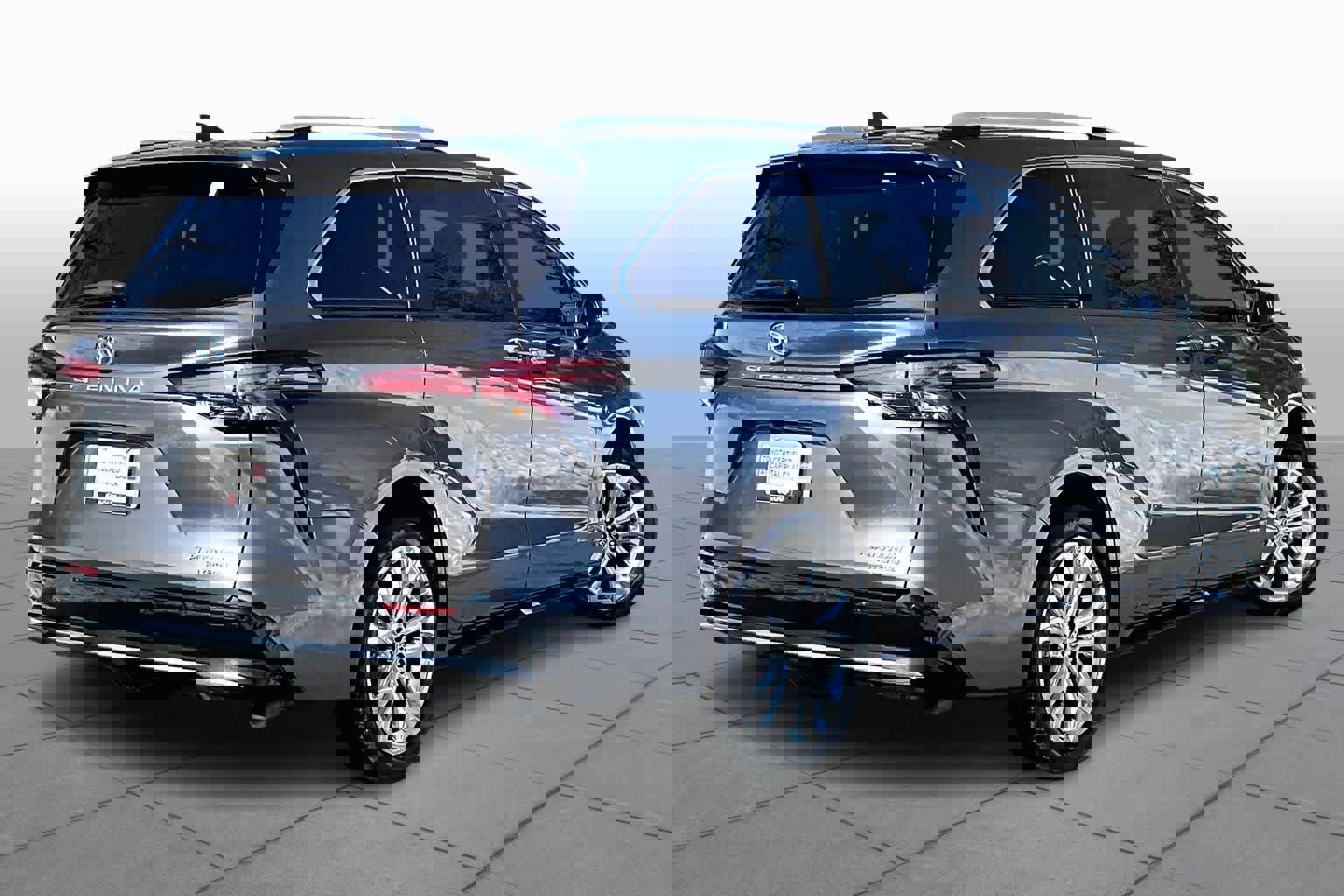 Certified 2021 Toyota Sienna Platinum image 26