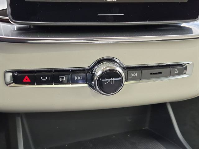 New 2026 Volvo XC90 T8 Ultra w/ Protection Package Premier AWD/4WD image 9