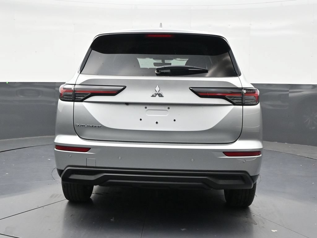 New 2026 Mitsubishi Outlander ES FWD image 4