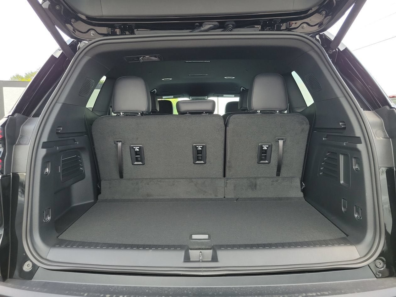 New 2026 GMC Acadia AT4 w/ Luxury Package AWD/4WD image 6