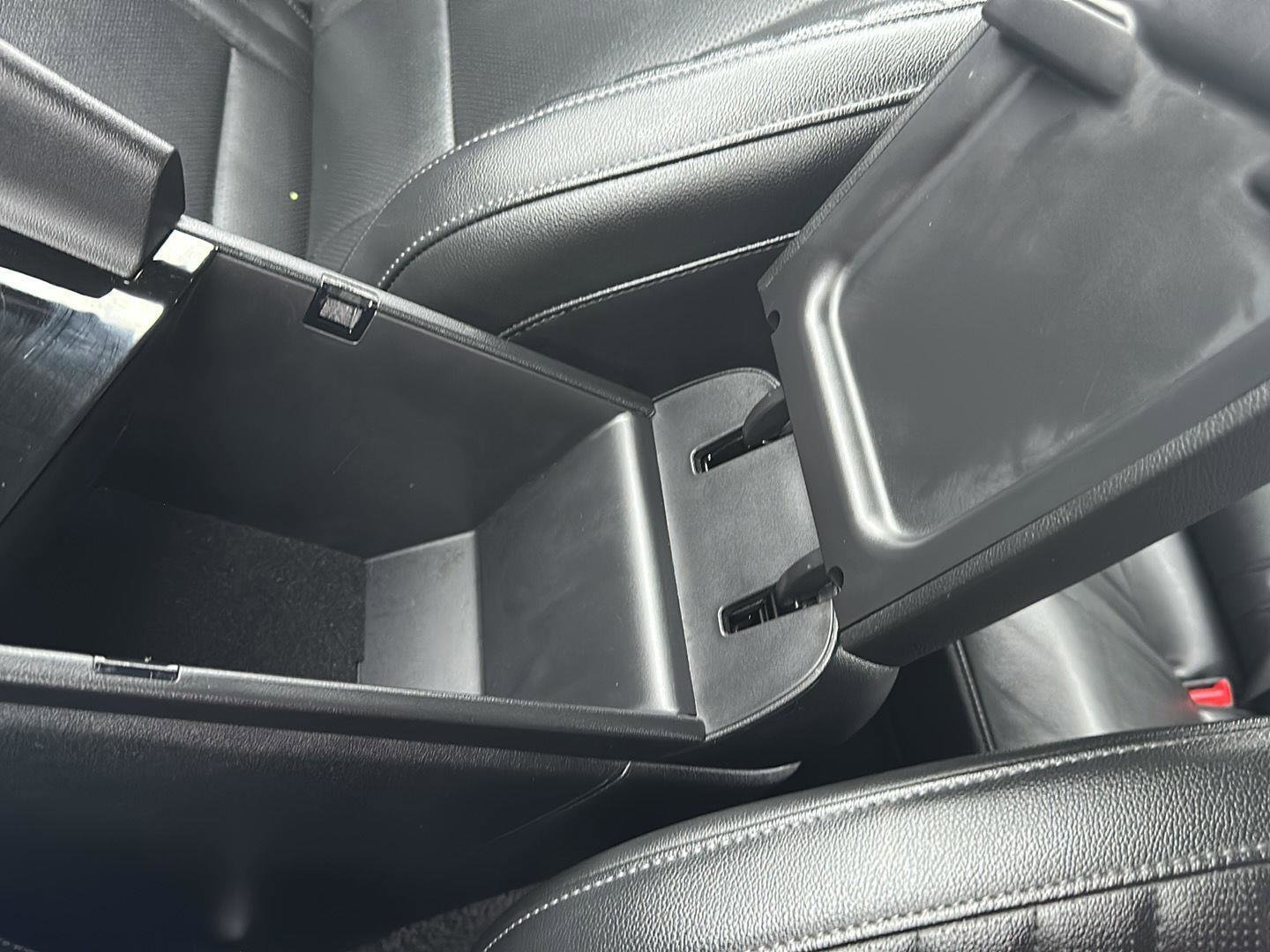 Used 2025 Hyundai Elantra Limited image 23