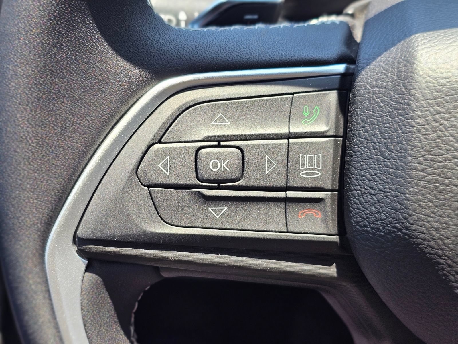 New 2026 Jeep Grand Cherokee L Laredo RWD image 18