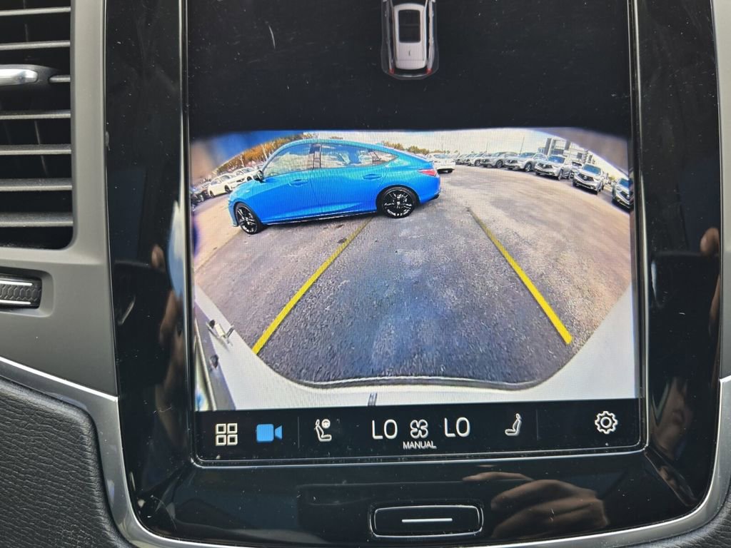 Used 2024 Volvo XC90 B5 Core image 21