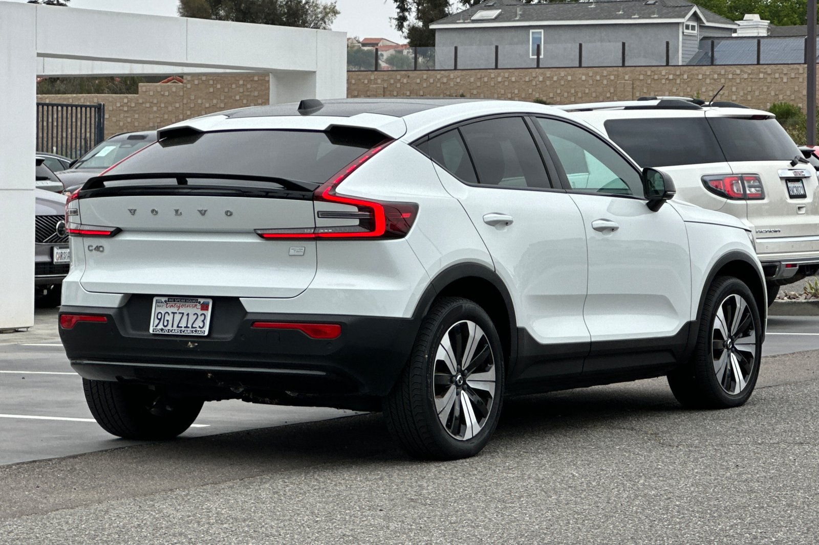 Certified 2023 Volvo C40 P8 Recharge Plus AWD/4WD image 4
