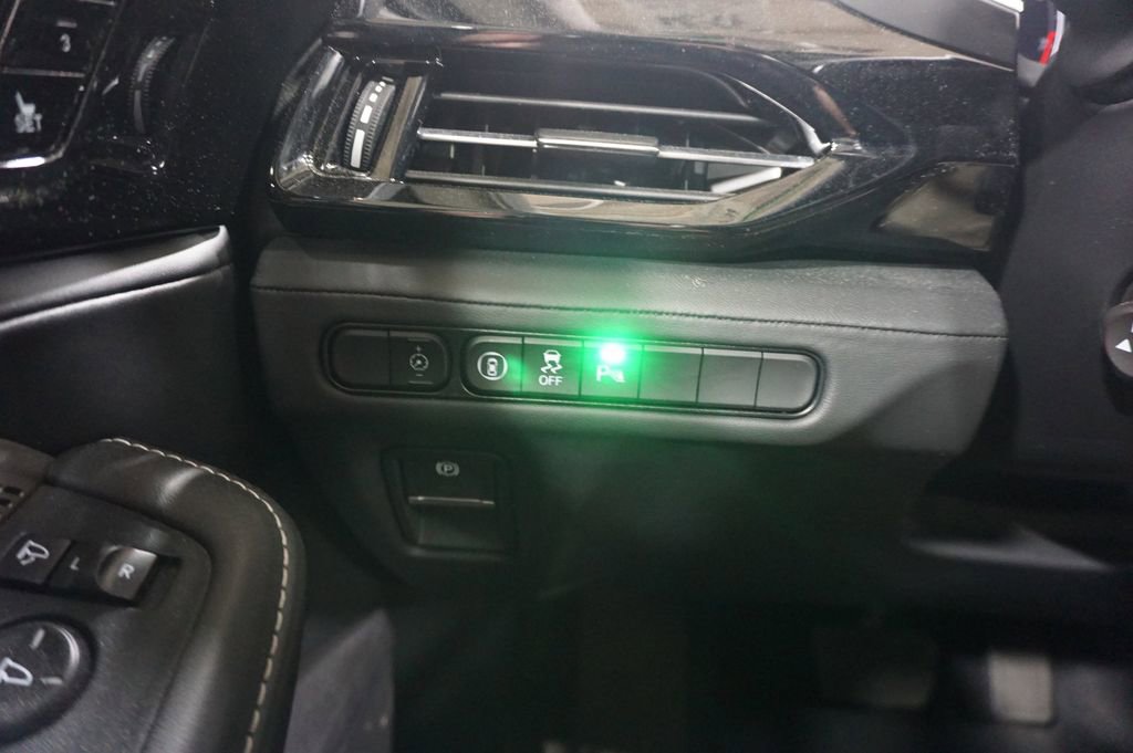 Used 2023 Acura MDX SH-AWD w/ Technology Package image 5