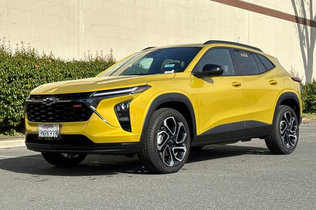 Certified 2025 Chevrolet Trax RS w/ Driver Confidence Package image 8