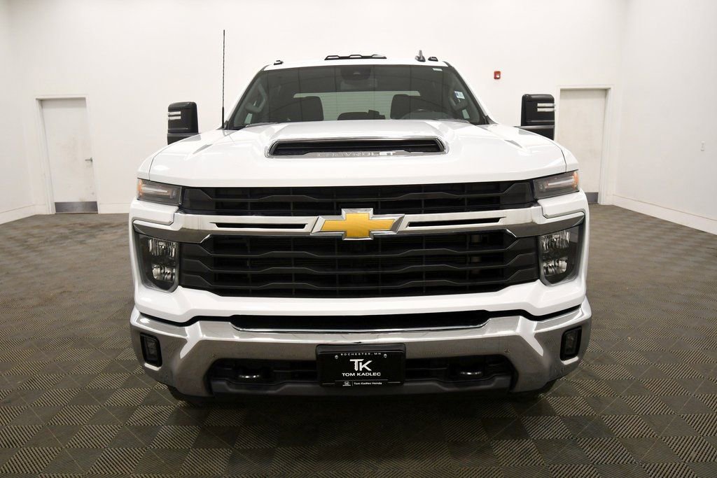 Used 2024 Chevrolet Silverado 2500 LT w/ Convenience Package AWD/4WD image 11
