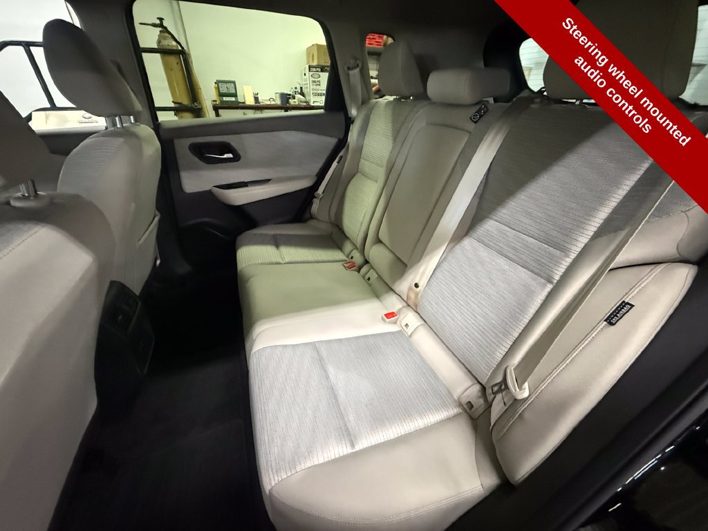 Used 2023 Nissan Rogue SV AWD/4WD image 31