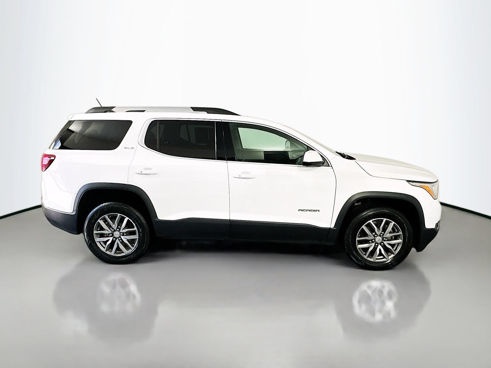 Used 2019 GMC Acadia SLE FWD image 8