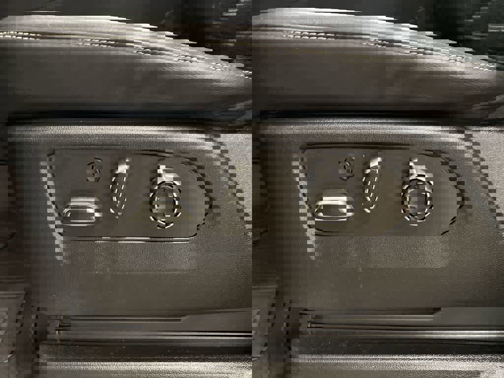 Used 2022 Cadillac Escalade Sport Platinum image 15