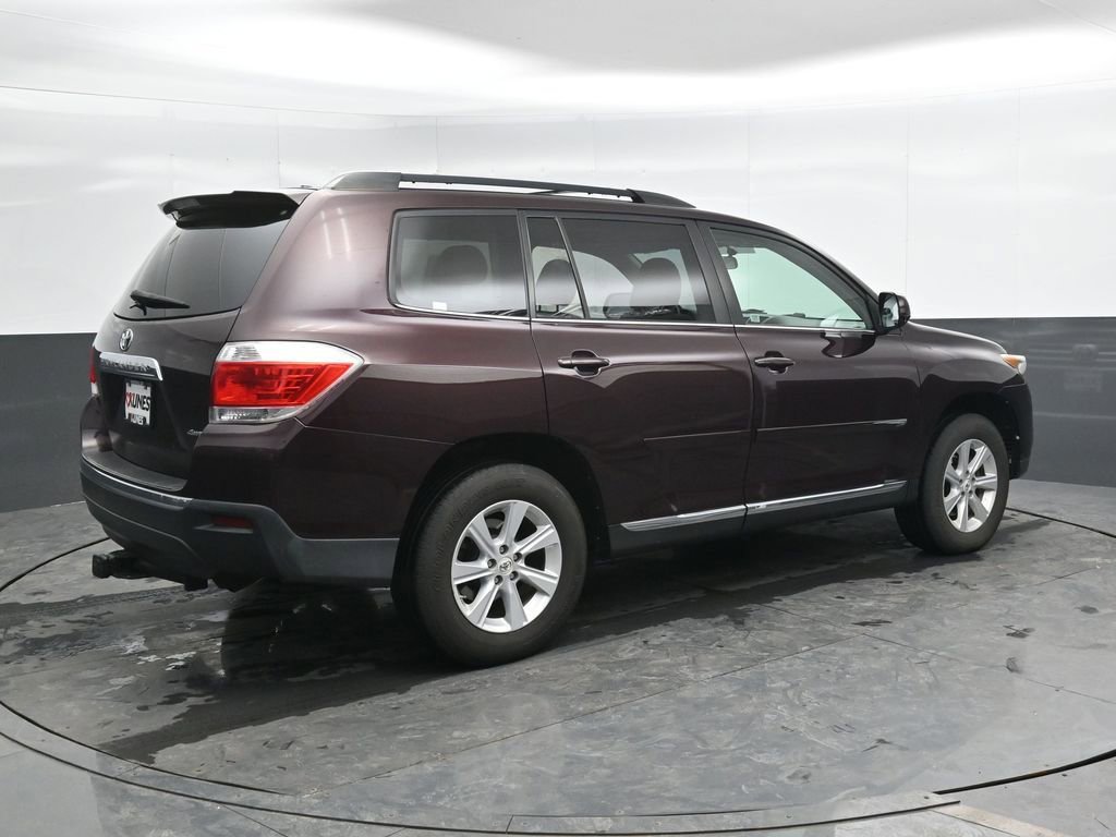 Used 2011 Toyota Highlander 4WD w/ Tech Pkg video 2