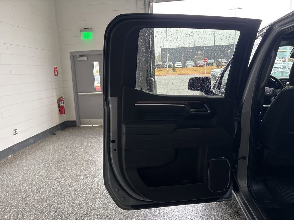 Used 2025 GMC Sierra 1500 Elevation image 37