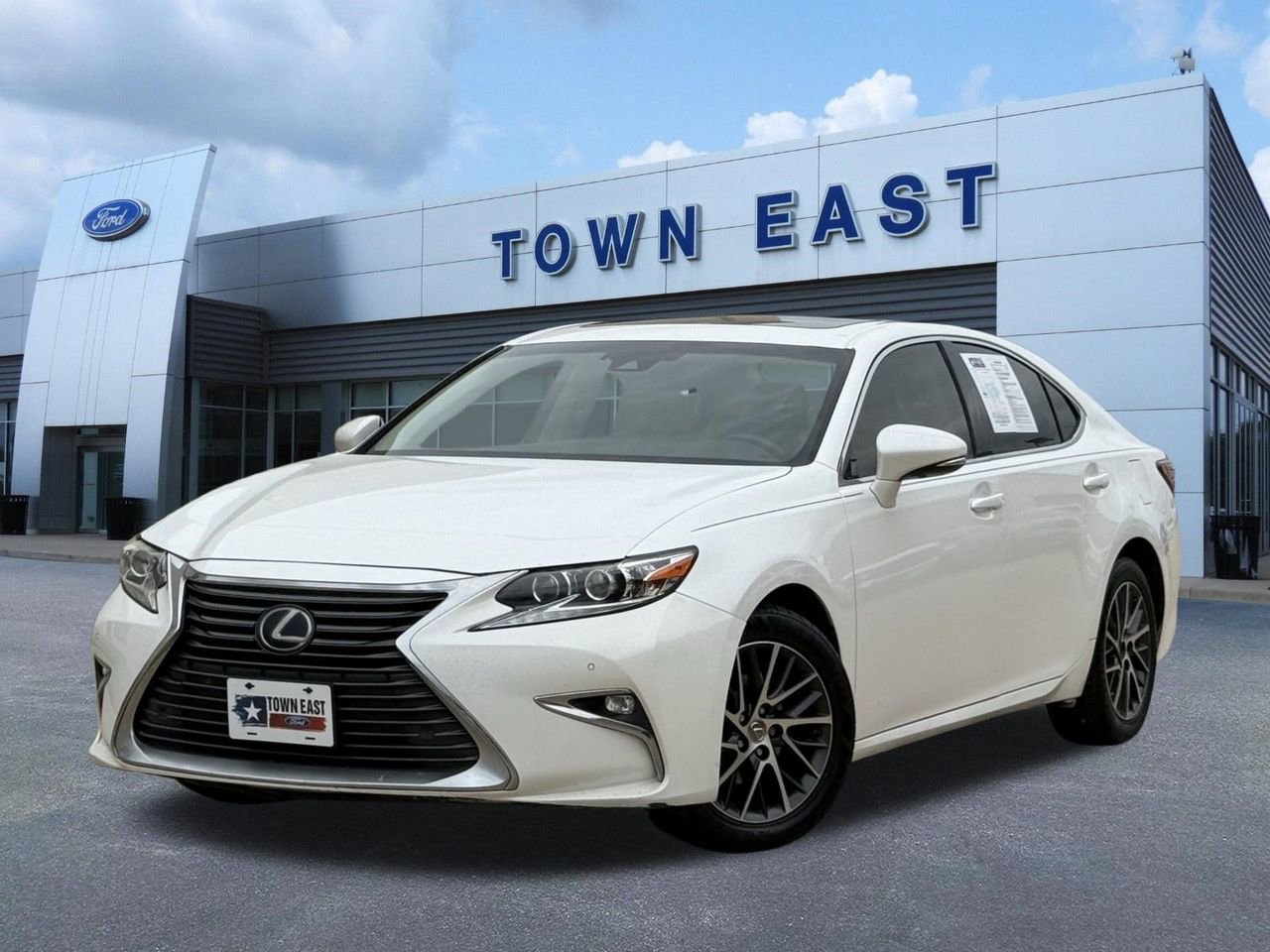 Used 2016 Lexus ES 350 w/ Luxury Package w/Wood Trim FWD image 1