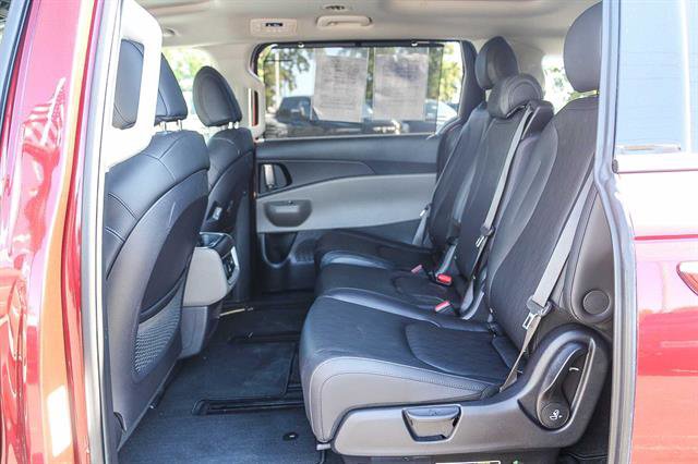 Used 2025 Kia Carnival SX image 18