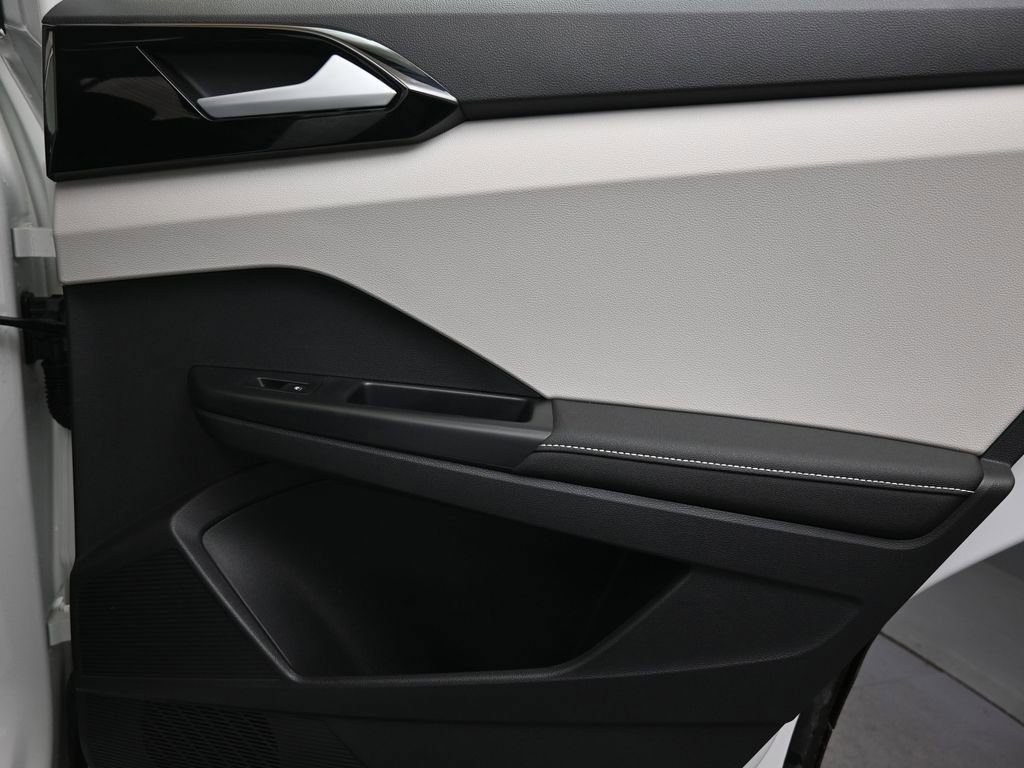 Used 2025 Volkswagen Taos S image 14