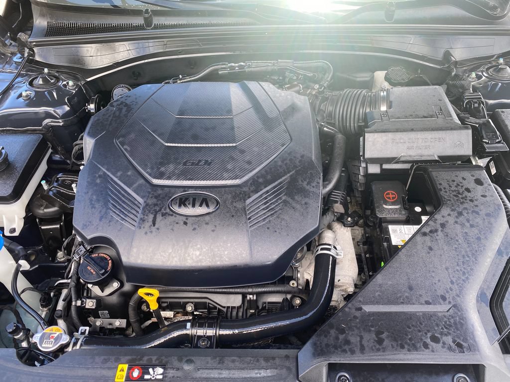 Used 2017 Kia Cadenza Premium w/ Luxury Package FWD image 10