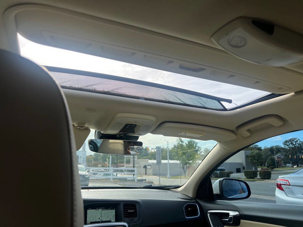 Used 2017 Volvo V60 T5 Premier w/ Convenience Package image 21