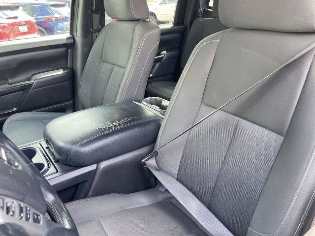 Used 2019 Nissan Titan SV w/ SV Convenience Package RWD image 15