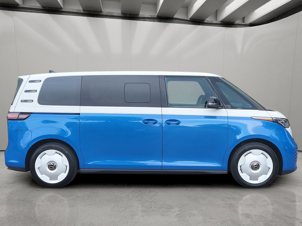 Used 2025 Volkswagen ID. Buzz 1st Edition RWD image 4
