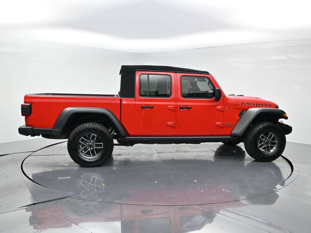 Used 2024 Jeep Gladiator Mojave AWD/4WD image 4