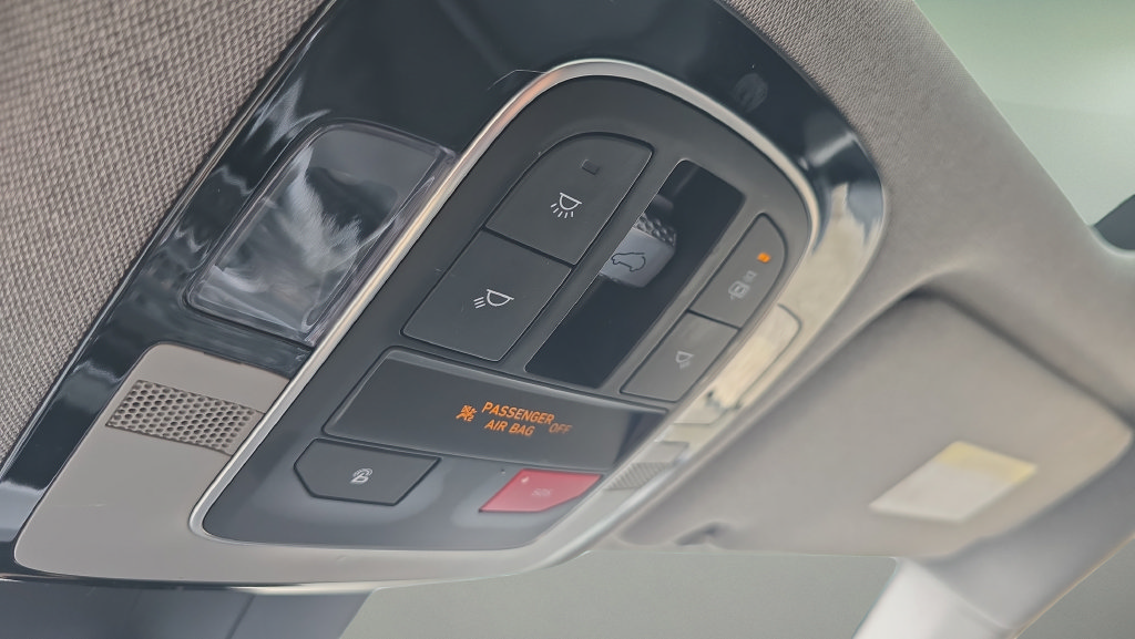 Used 2023 Hyundai Santa Fe Limited FWD image 15