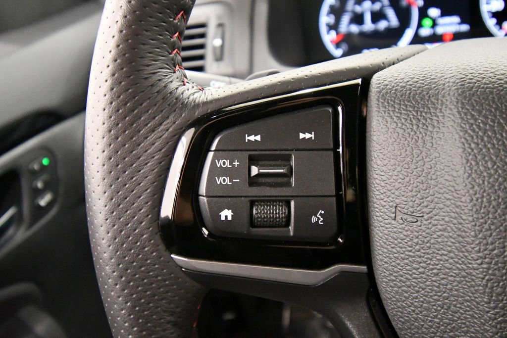 Certified 2025 Honda Ridgeline Black Edition image 21