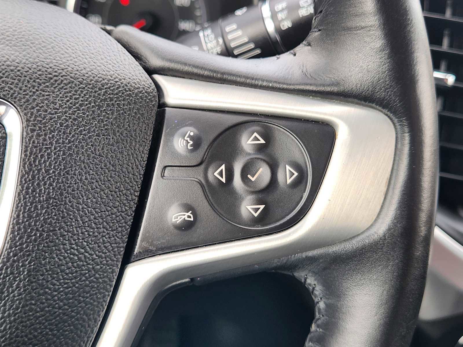 Used 2018 GMC Acadia SLT image 29