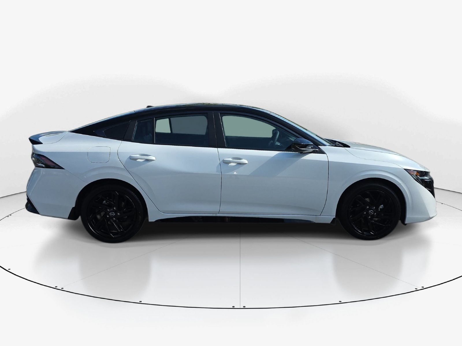 New 2027 Nissan Sentra SR w/ SR Premium Package FWD image 3