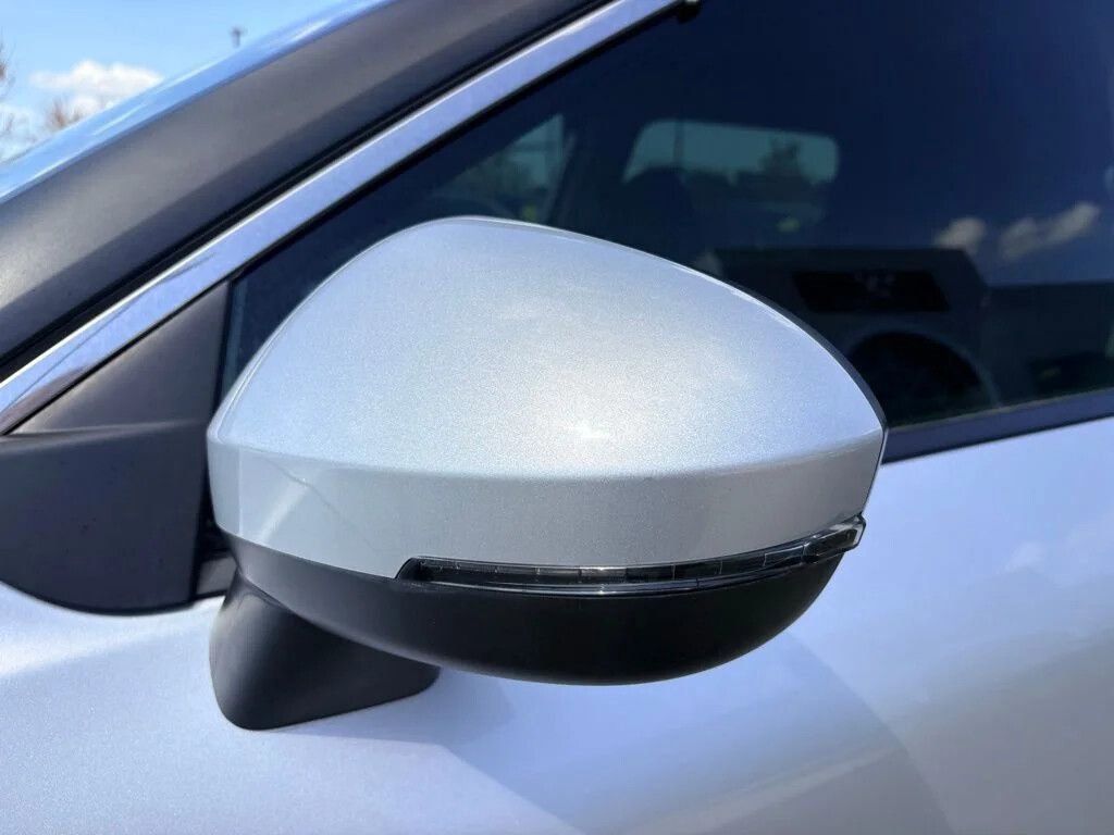 Used 2022 Nissan Rogue SV FWD image 13