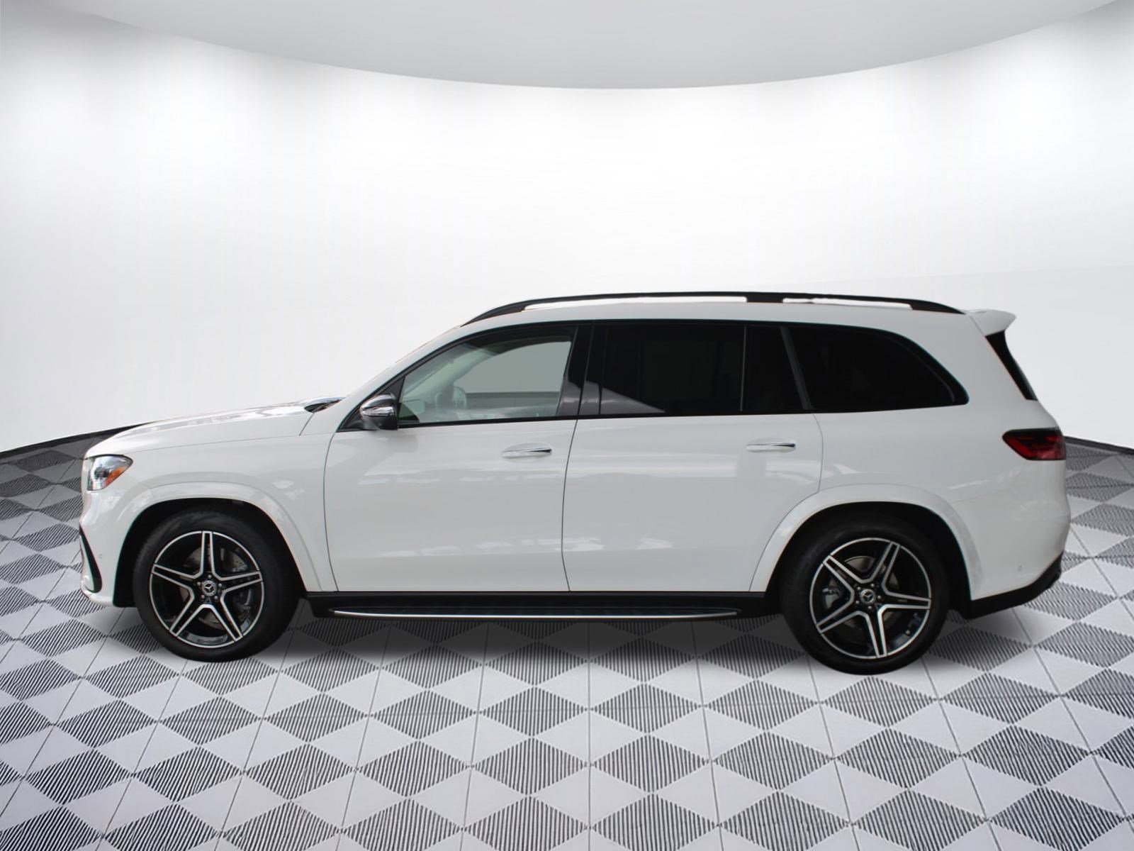 New 2026 Mercedes-Benz GLS 450 4MATIC image 2