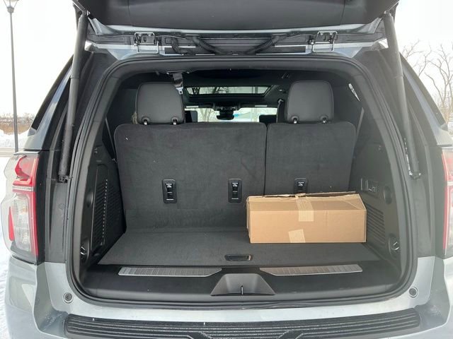 Used 2024 Chevrolet Tahoe High Country w/ Advanced Technology Package image 11