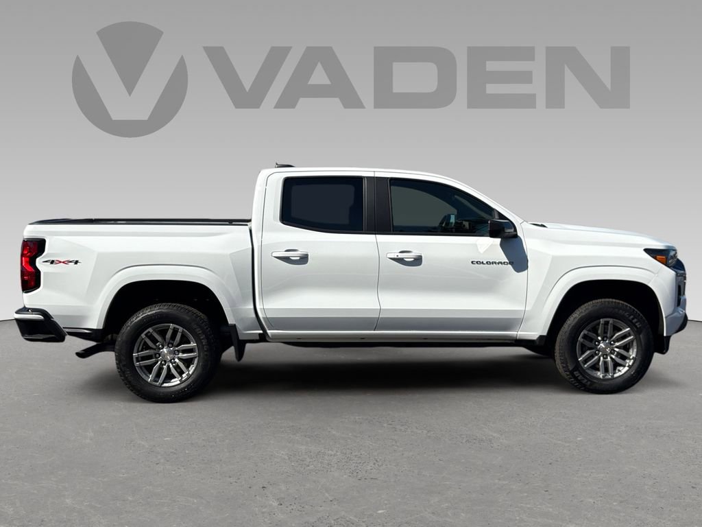 Used 2024 Chevrolet Colorado LT image 3
