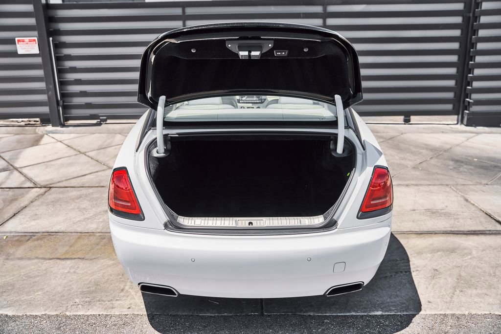 Used 2019 Rolls-Royce Wraith RWD image 18