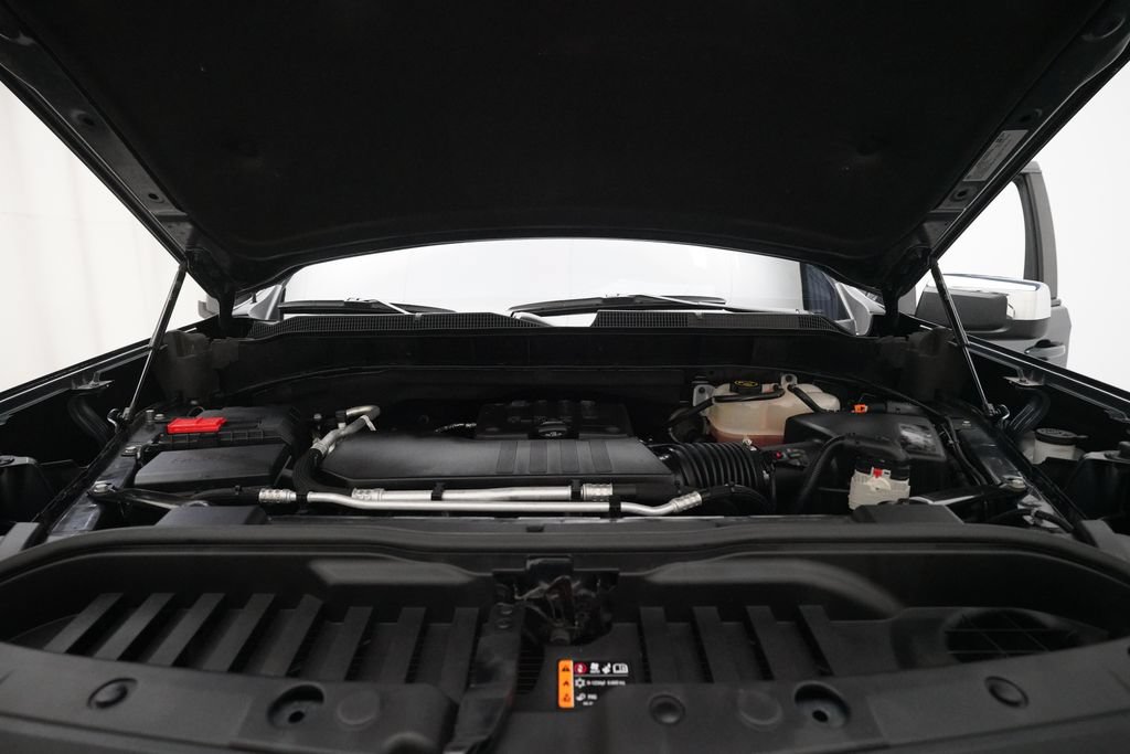 Used 2022 Chevrolet Silverado 1500 LT AWD/4WD image 3