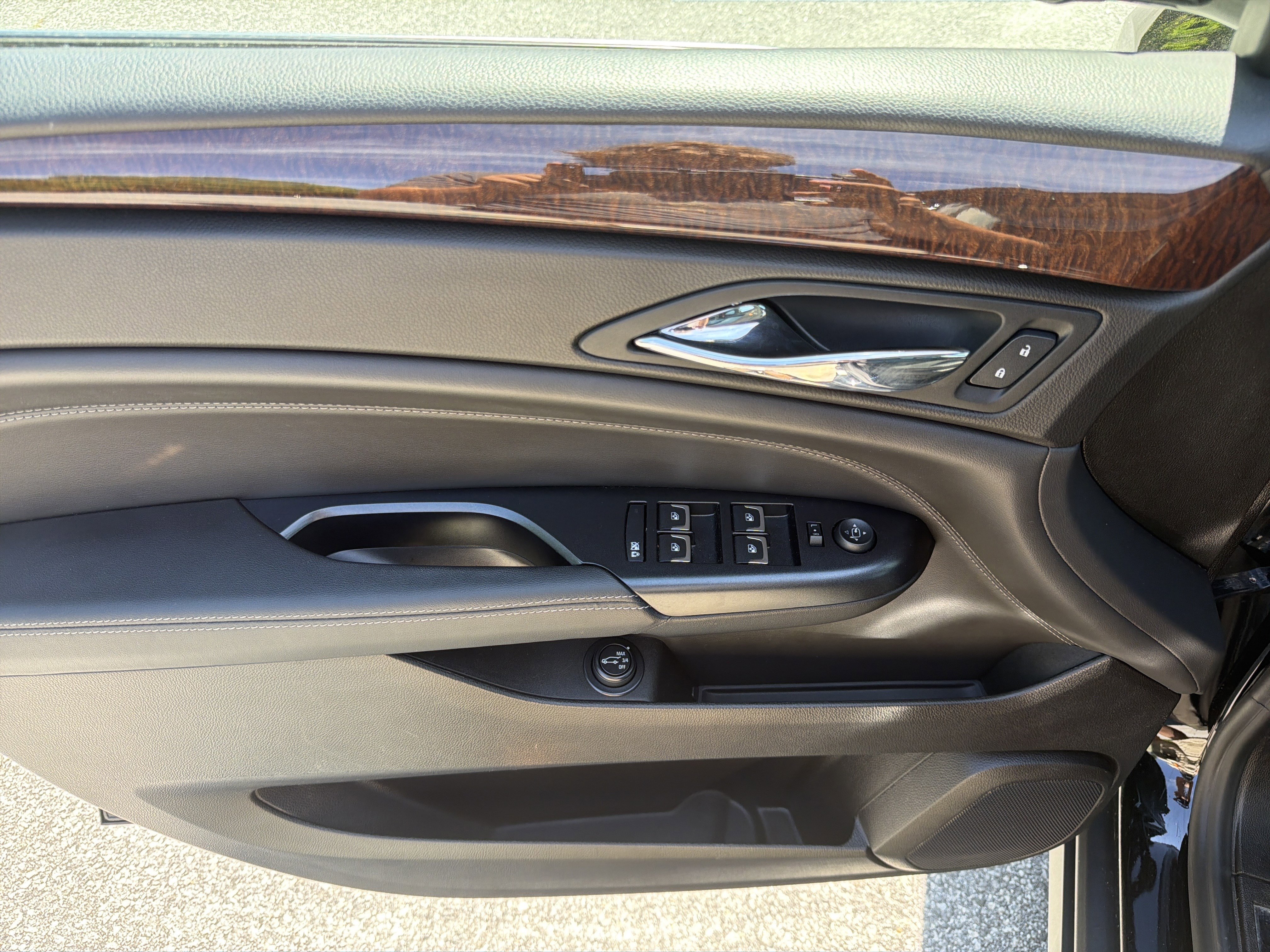Used 2016 Cadillac SRX Luxury FWD image 11