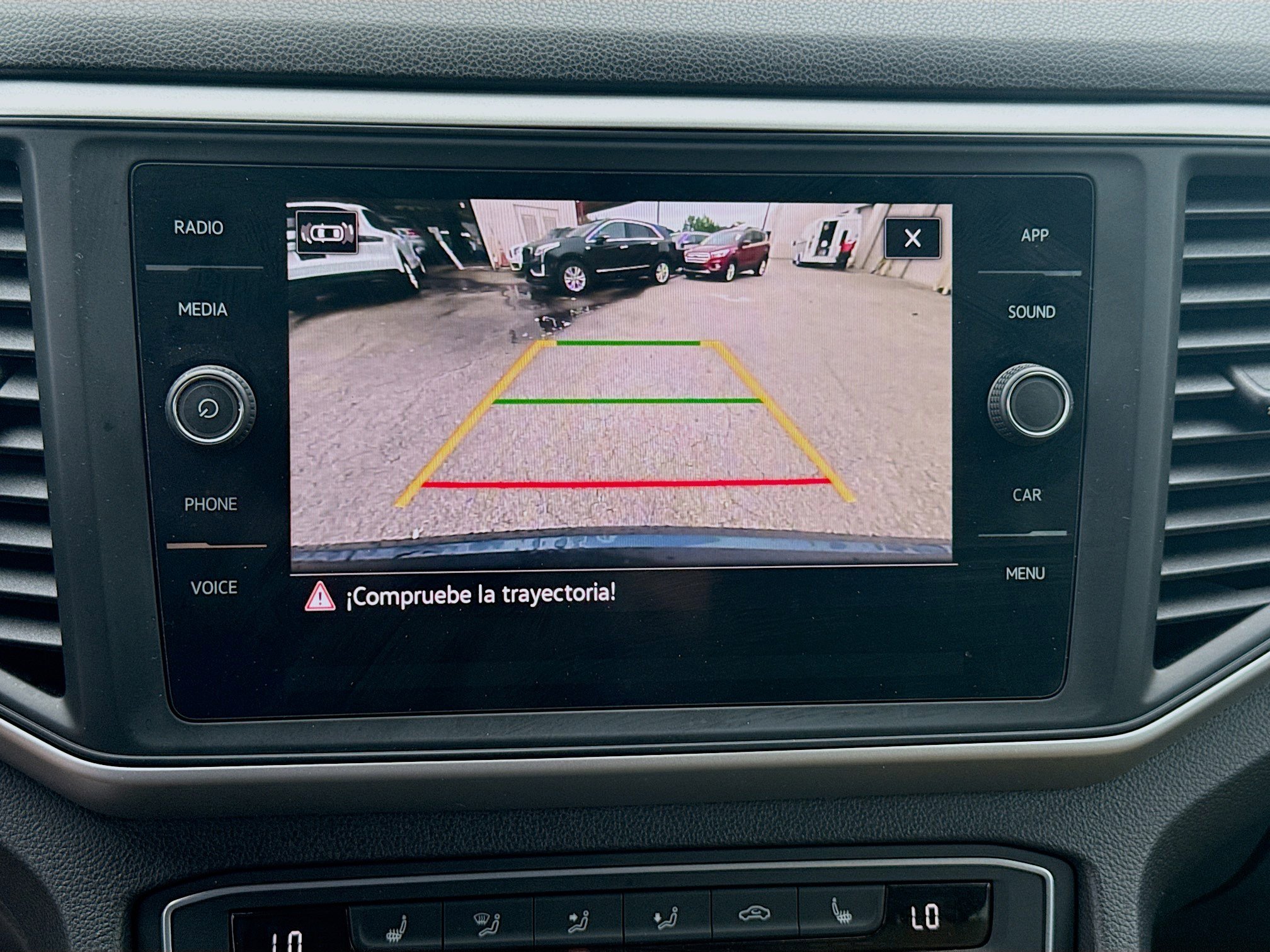 Used 2021 Volkswagen Atlas Cross Sport SE FWD image 13