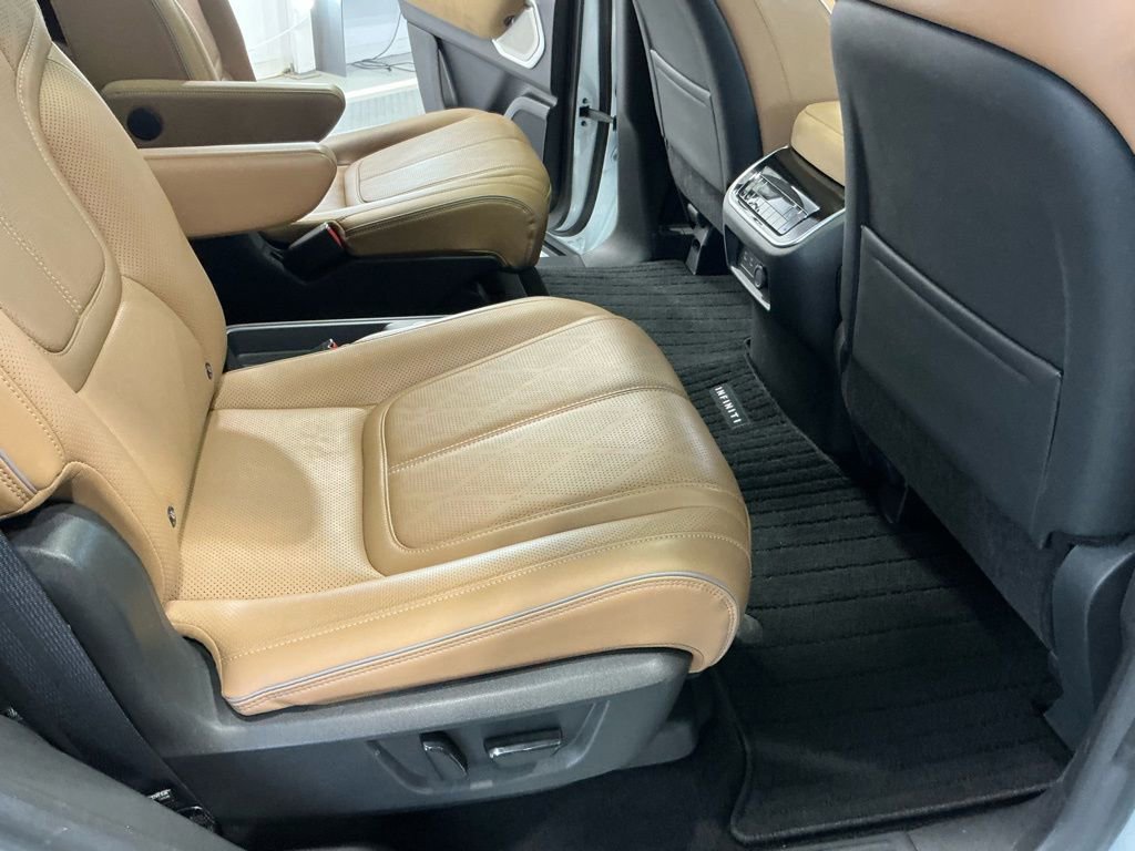 Used 2025 INFINITI QX80 Sensory image 28