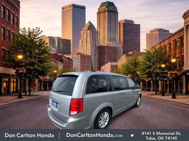 Used 2019 Dodge Grand Caravan SXT image 4