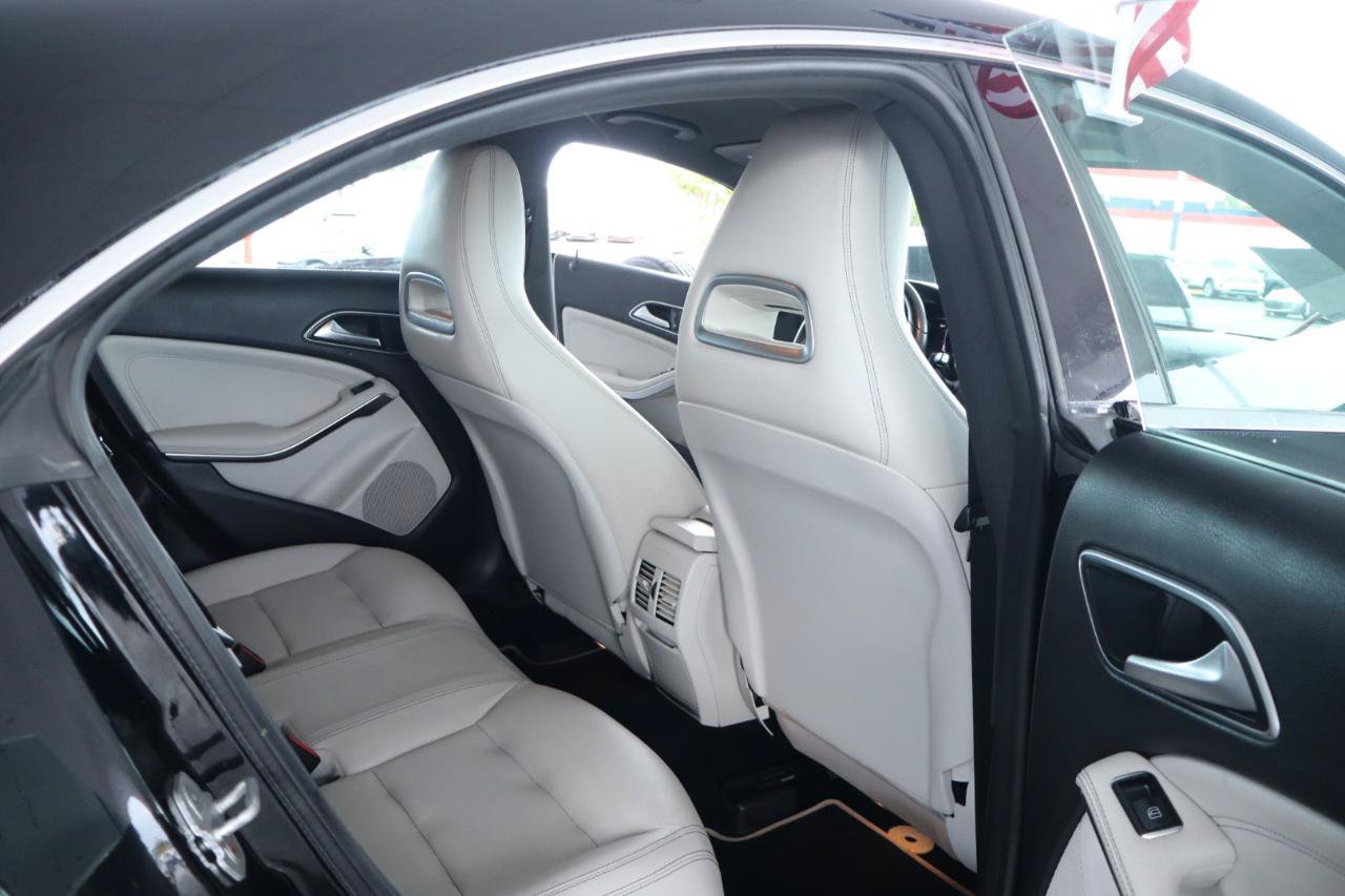 Used 2018 Mercedes-Benz CLA 250 image 34