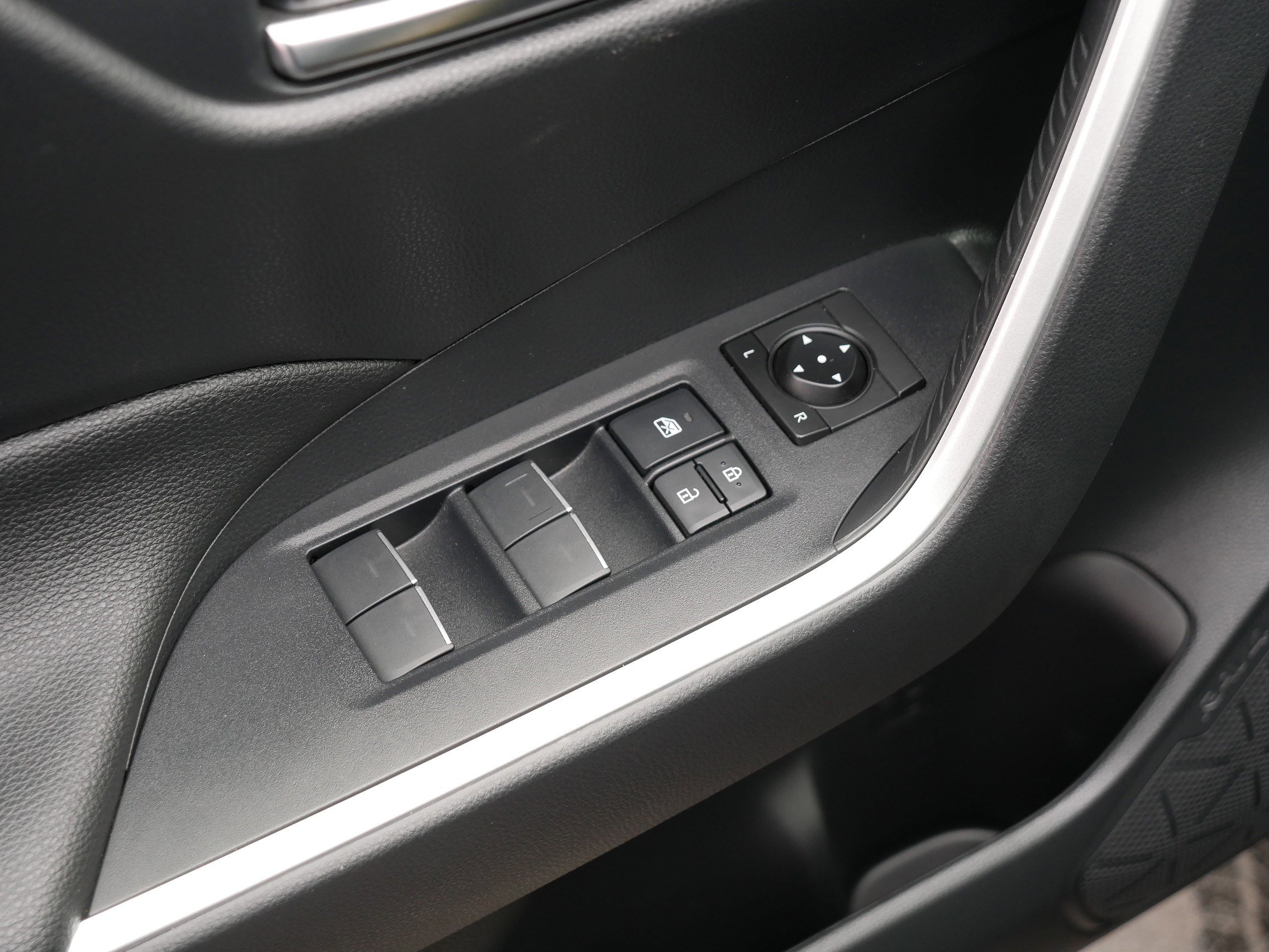 Used 2023 Toyota RAV4 XLE w/ Convenience Package image 19