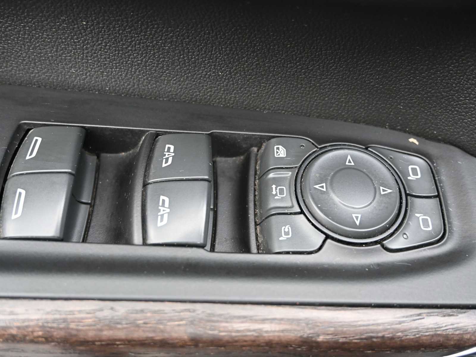 Used 2022 GMC Sierra 3500 Denali w/ Denali Ultimate Package image 32