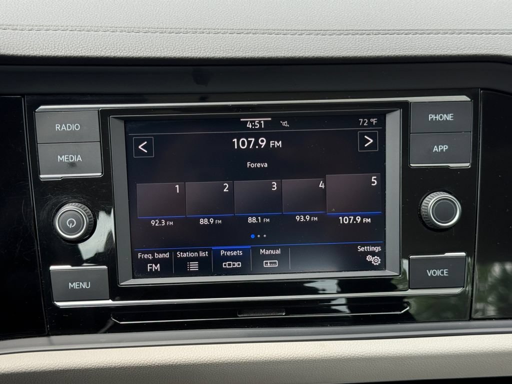 Used 2023 Volkswagen Jetta SE FWD image 14