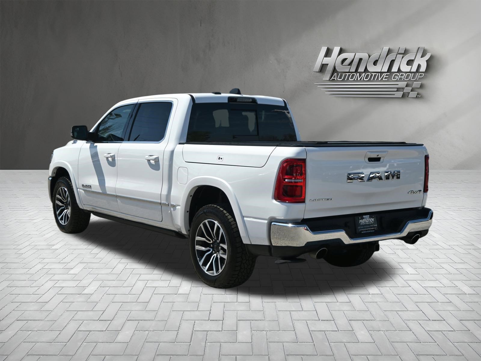Used 2025 RAM 1500 Limited AWD/4WD image 8
