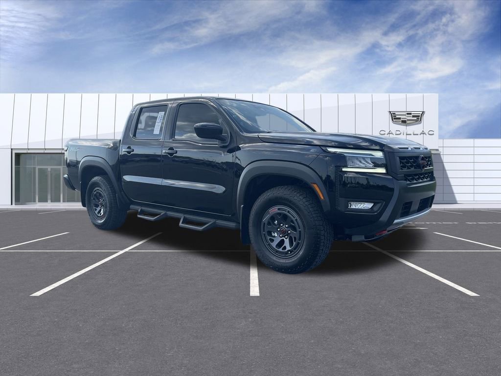 Used 2025 Nissan Frontier PRO-4X image 2