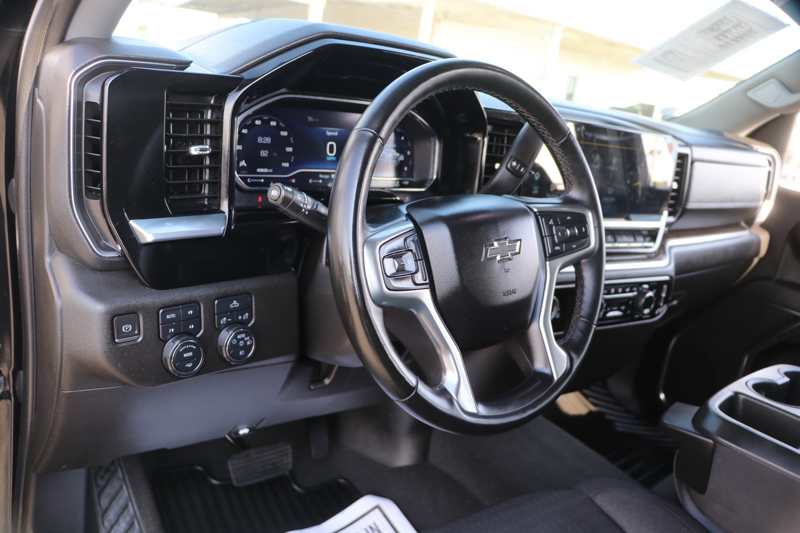Used 2023 Chevrolet Silverado 1500 RST w/ Z71 Off-Road Package AWD/4WD image 15