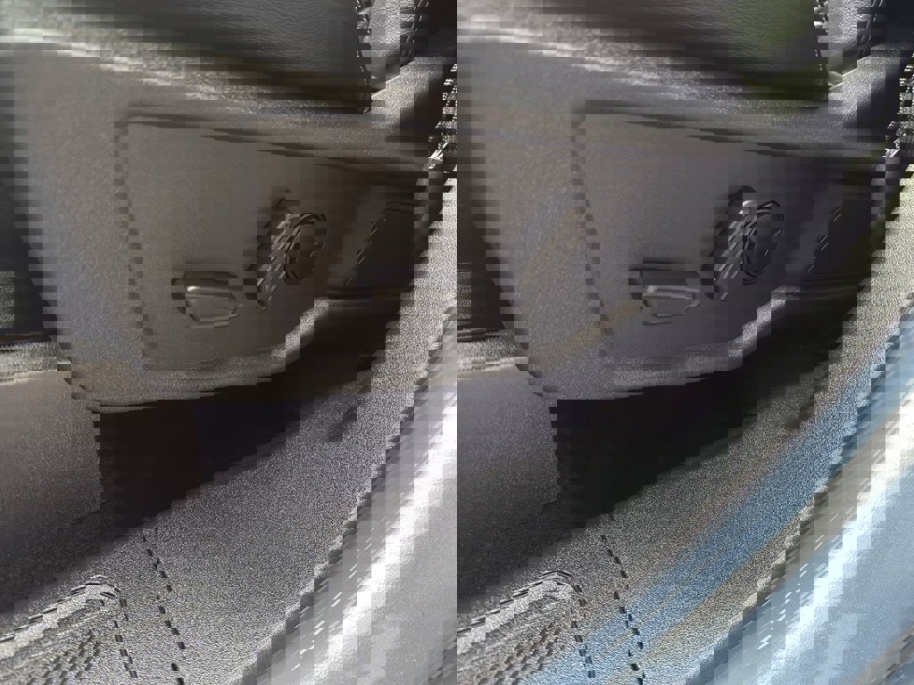 New 2025 Ford Bronco Outer Banks w/ Black Appearance Package image 17