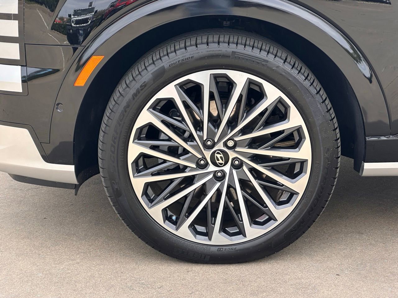 Used 2026 Hyundai Palisade Calligraphy image 7